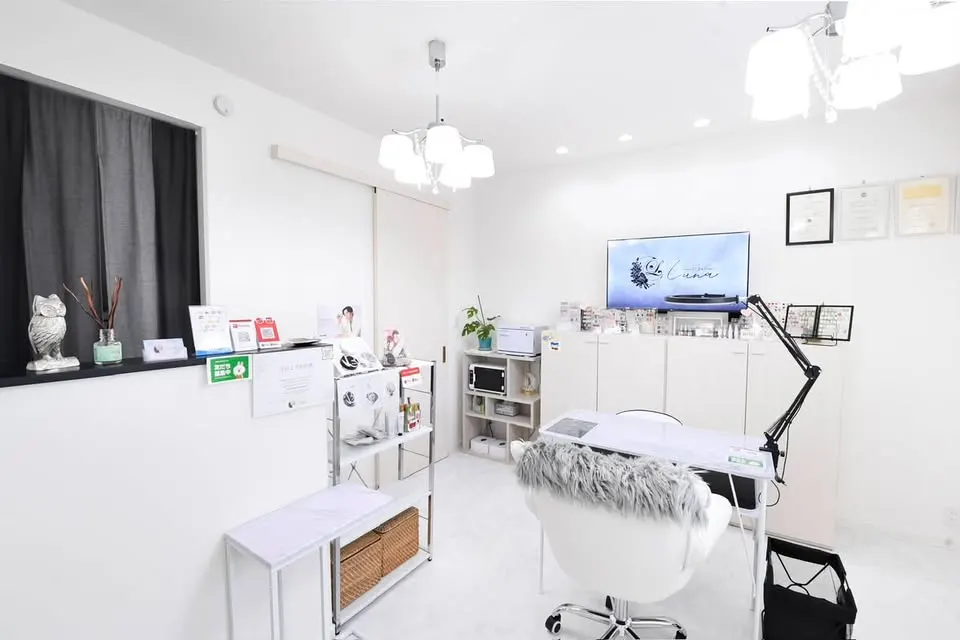 nail salon Luna 様の店内